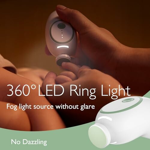 Hands holding a 360ÃÂÃÂÃÂÃÂÃÂÃÂÃÂÃÂÃÂÃÂÃÂÃÂÃÂÃÂÃÂÃÂ° LED ring light with fog light source and no glare.